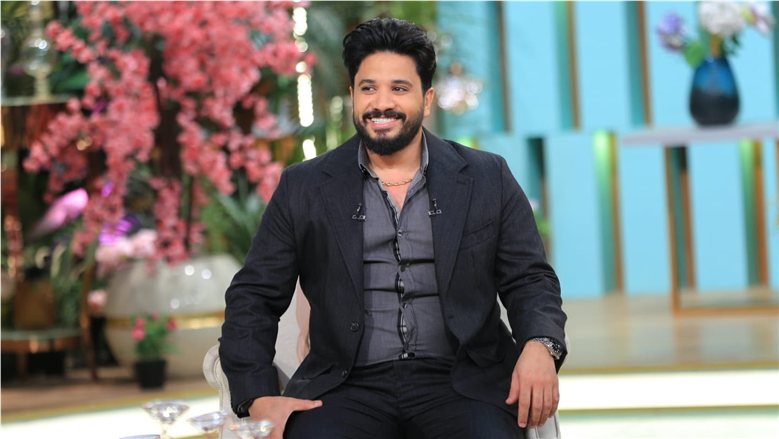 بعد غياب.. مصطفى حجاج يكشف أسرار محنته ورحلة صعوده فى معكم منى الشاذلي