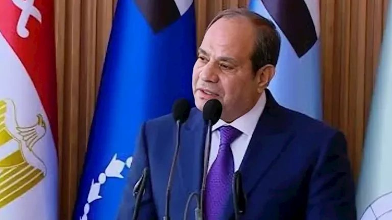 السيسي يدافع عن وزير البترول: "بيهاجموه في البرلمان ويسكت وهو عارف الحقيقة"