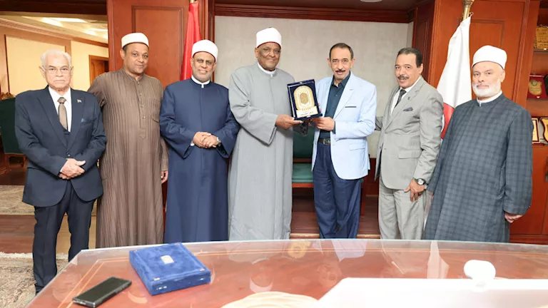 رئيس "مصالحات الأزهر" ومحافظ سوهاج يبحثان تكثيف الجهود لإعلان المحافظة خالية من الثأر