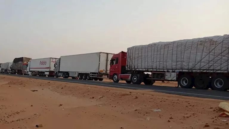 وقف عبور الشاحنات المصرية إلى السودان لأجل غير مسمى