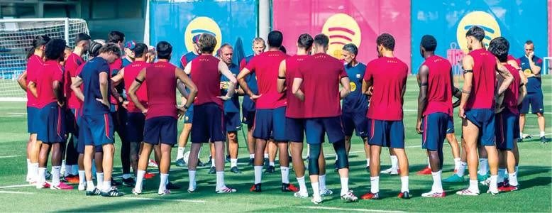 موقف ثلاثى برشلونة من اللحاق بمباراة باريس سان جيرمان في دوري أبطال أوروبا