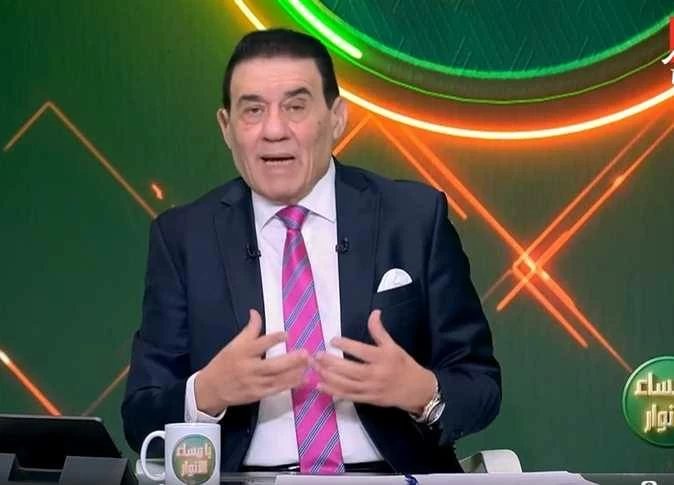 «الكورة مفيهاش تأليف».. رسائل نارية من مدحت شلبي لـ حسام حسن وعموتة