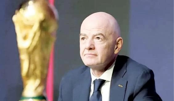 رئيس الاتحاد الويلزي لكرة القدم يجدد دعوته لتنحي إنفانتينو