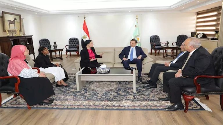 وزير الزراعة يبحث استعدادات مصر لاستضافة مؤتمر مكافحة التصحر COP18