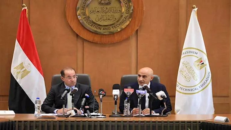 الحكومة تكشف تفاصيل زيادة أجور المعلمين وخطة إنهاء الفترات المسائية بحلول 2029