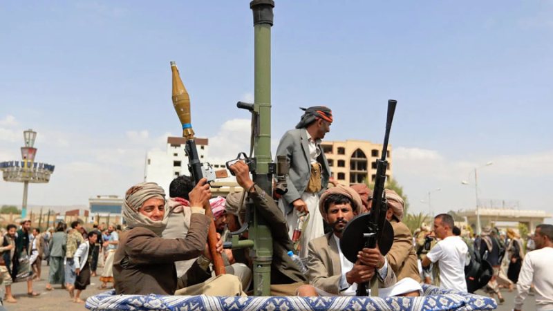 معارك اليمن تتجدد على عدة جبهات.. 1122 عملية ضد الحوثيين